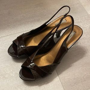 Maurice’s peep toe pumps